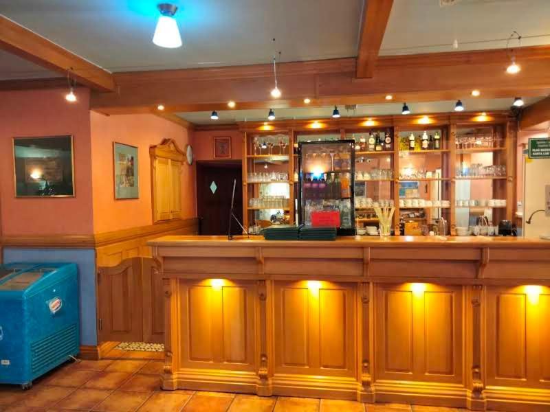 Zajazd Restauracja Machliny Esterno foto