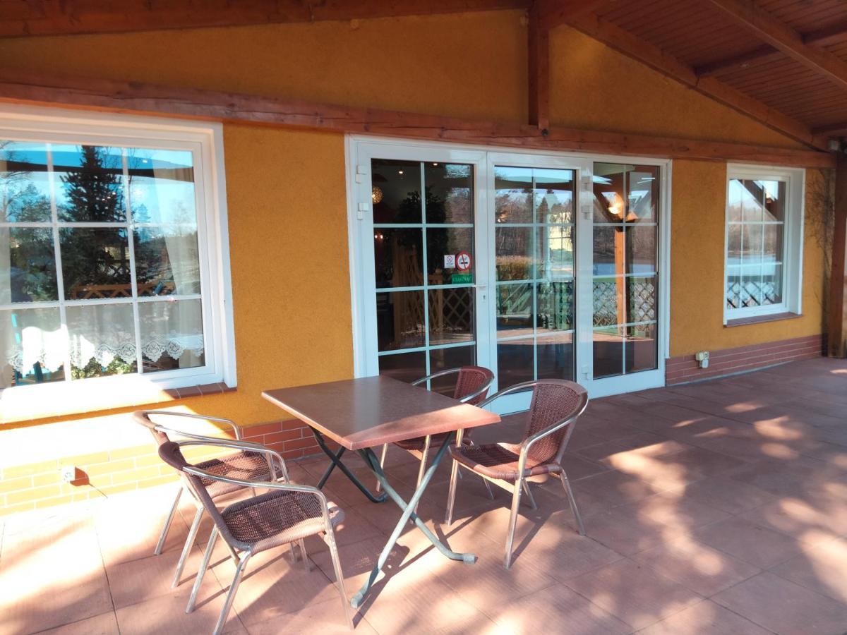Zajazd Restauracja Machliny Esterno foto