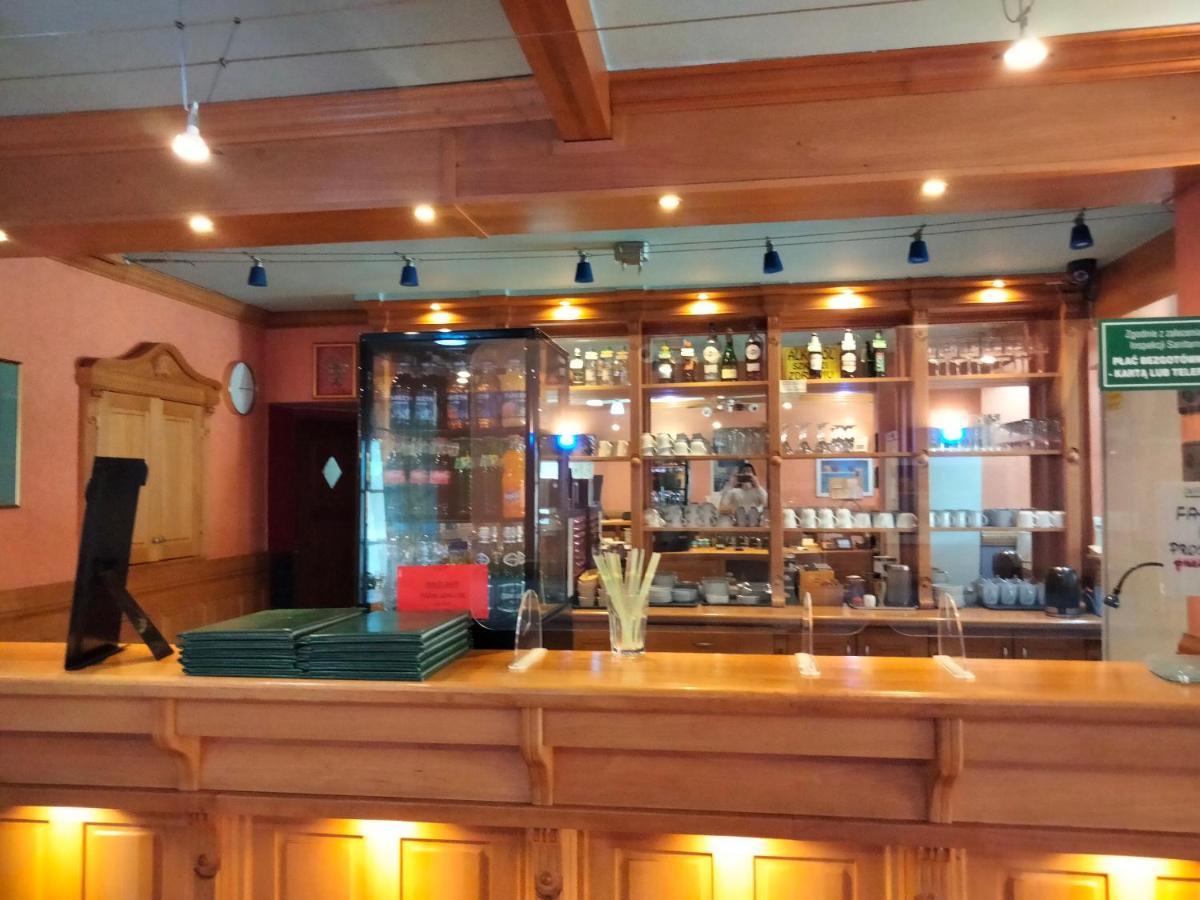 Zajazd Restauracja Machliny Esterno foto